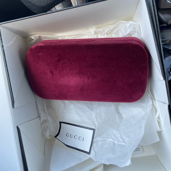 Gucci sunglasses main image 3